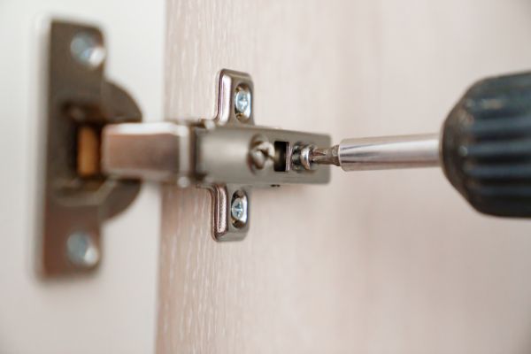 Cupboard Hinge Repair in Desoto